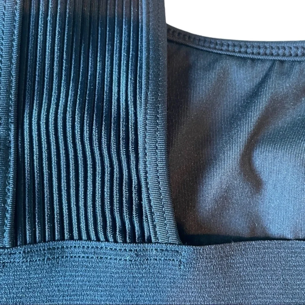 Frankies Bikinis Ribbed Drew Bikini Top XS Black‎